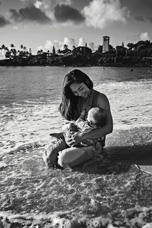 Photos Of Moms Breastfeeding In Hawaii Are As As You'd Expect