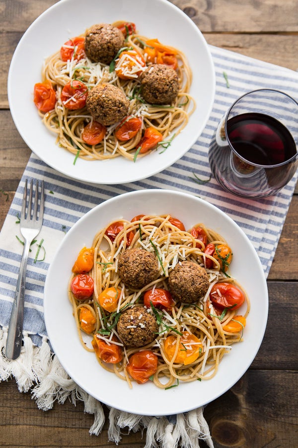 10 Vegetarian Meatball Recipes That Prove You Don't Need Meat HuffPost