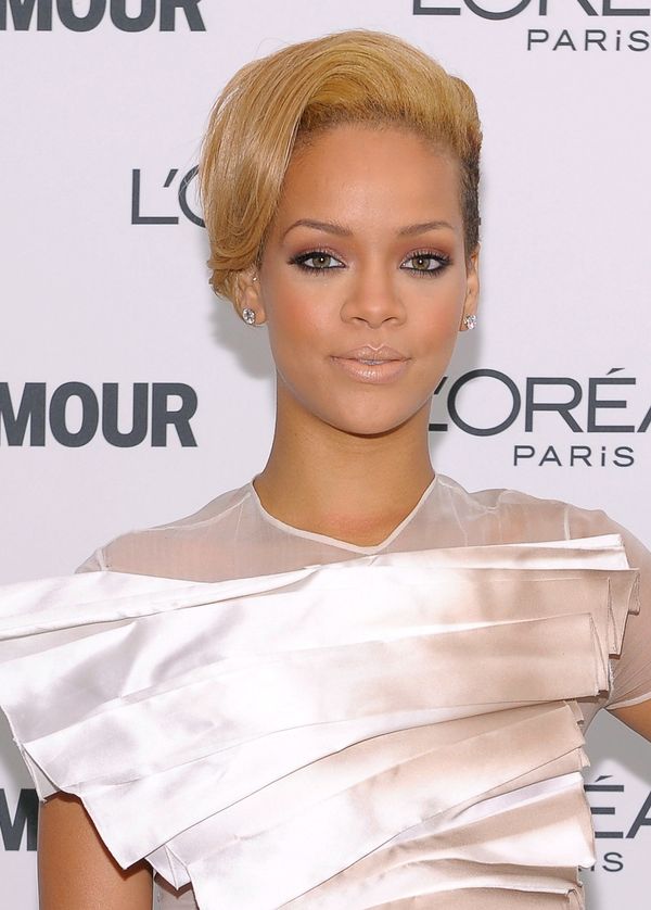 Rihanna Honey Blonde Hairstyles Find Your Perfect Hair Style