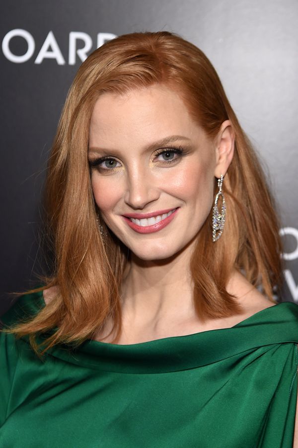 Jessica Chastain Breaks All The Redhead Beauty Rules And Looks Amazing Huffpost 6531