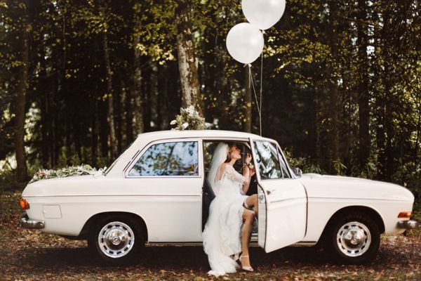 These 25 Wedding Photos Are In A League Of Their Own 586bfbbd1900002b000e2b63