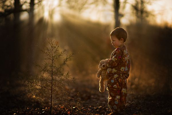 His Wife Said She Wanted More Pics Of Their Kids. This Dad Delivered. 5873b8fd120000c301ad6766