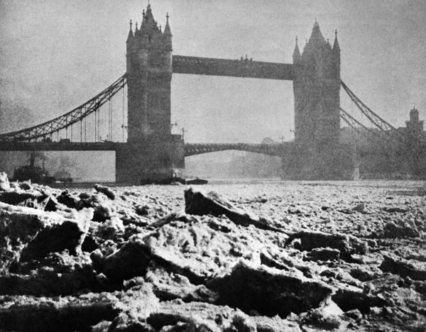Snow In London Looks A Little More Serious In These Historic Images 5878ea49170000fa01fde758