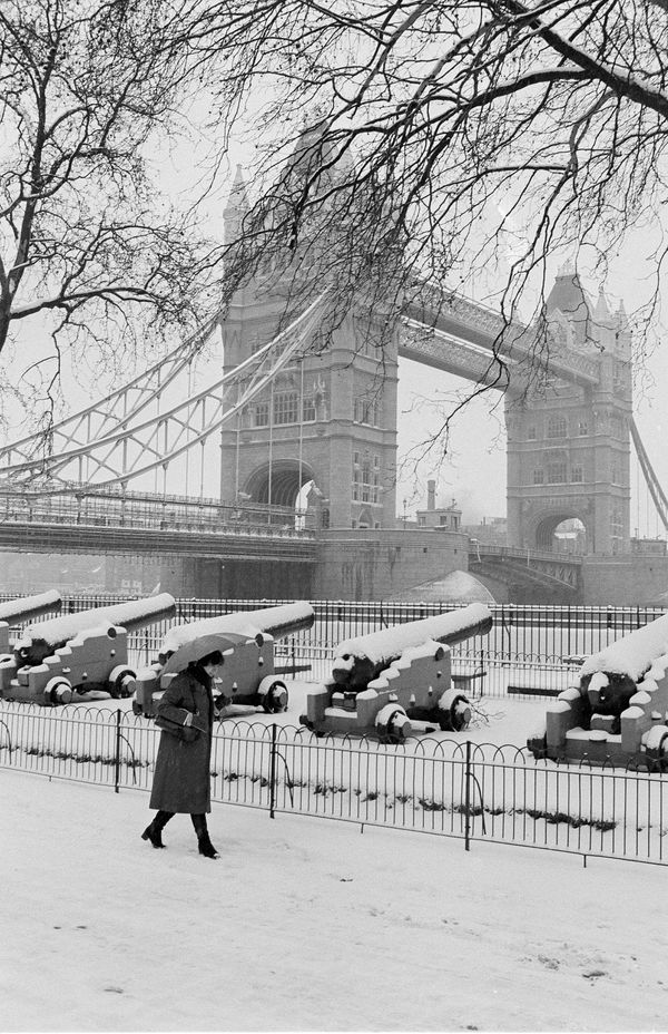 Snow In London Looks A Little More Serious In These Historic Images 5878ea561200002d00ad7634