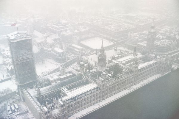 Snow In London Looks A Little More Serious In These Historic Images 5878ea601700008801929e75