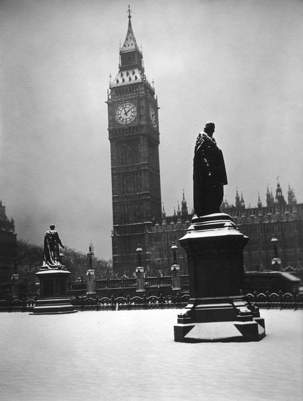Snow In London Looks A Little More Serious In These Historic Images 5878ea6b1700008501929e78