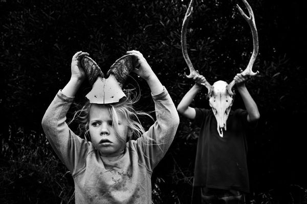 Photo Series Shows Kids Enjoying Childhood Without Technology 591f0e41270000520090ee47