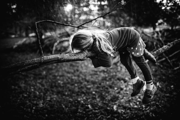 Photo Series Shows Kids Enjoying Childhood Without Technology 591f0e41270000520090ee49
