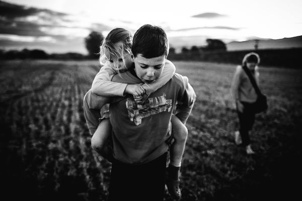 Photo Series Shows Kids Enjoying Childhood Without Technology 591f0e421400004c0905c0b0