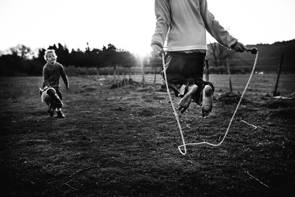 Photo Series Shows Kids Enjoying Childhood Without Technology 591f0e42270000640090ee4c