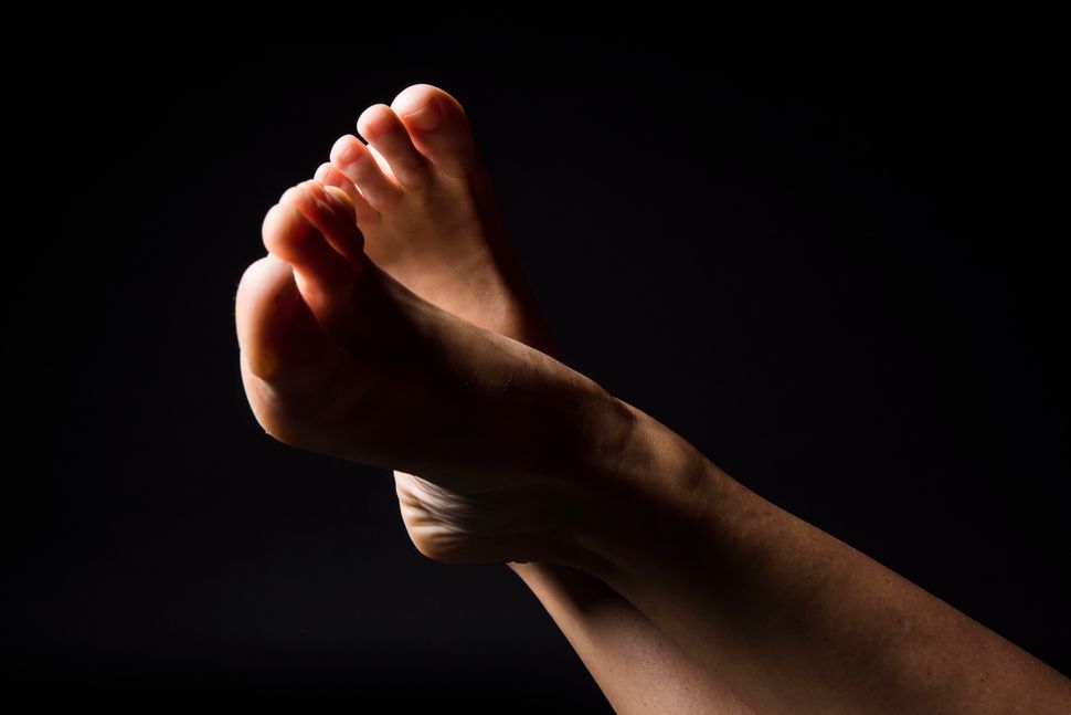 These Honest Images Show How Women Really Feel About Their Feet Huffpost