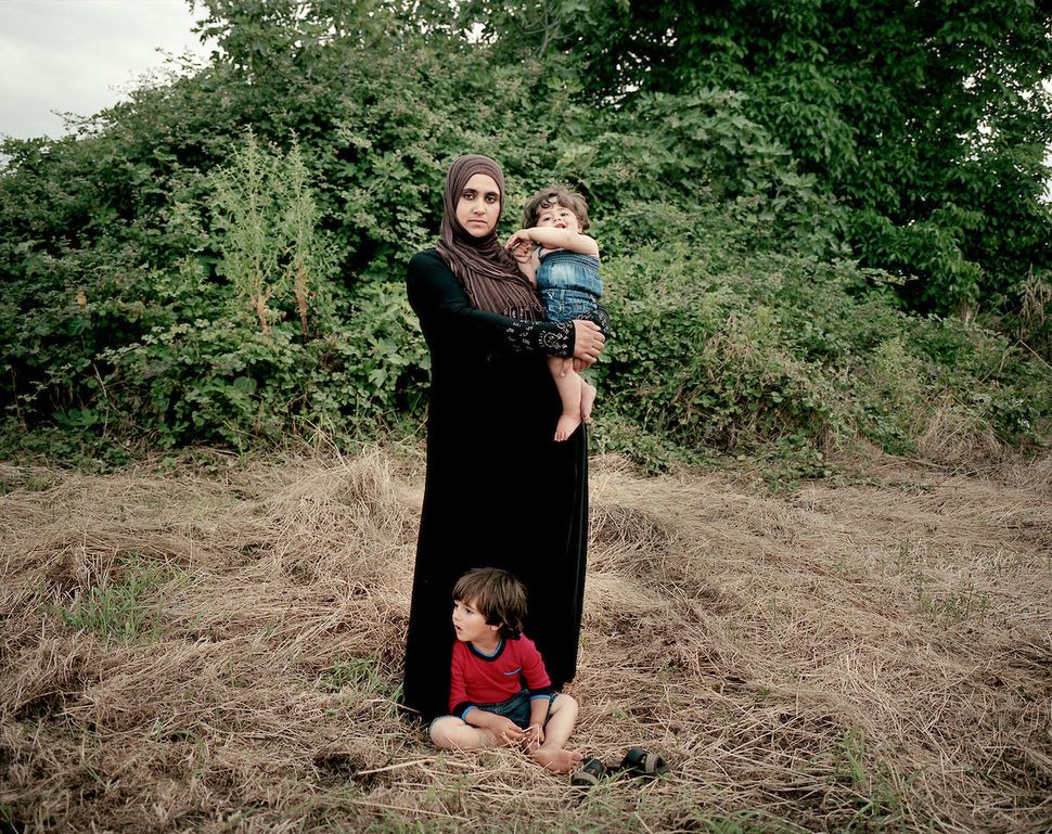 'Women Photograph' Honors The Female Photojournalists Documenting Our ...