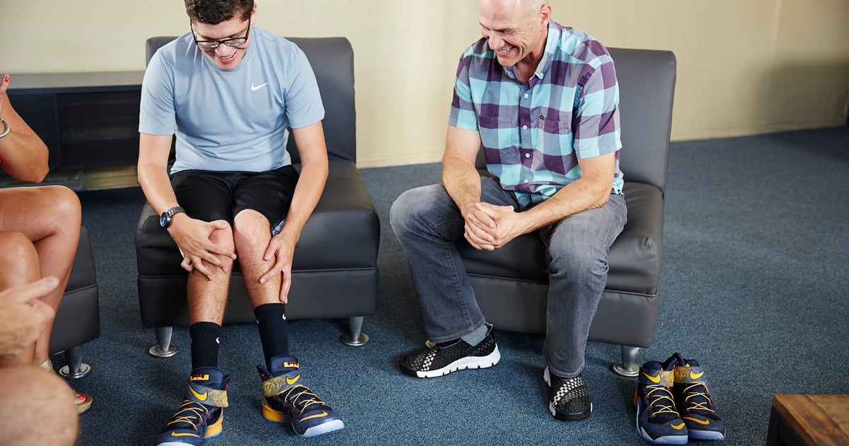 nike revolution 3 flyease