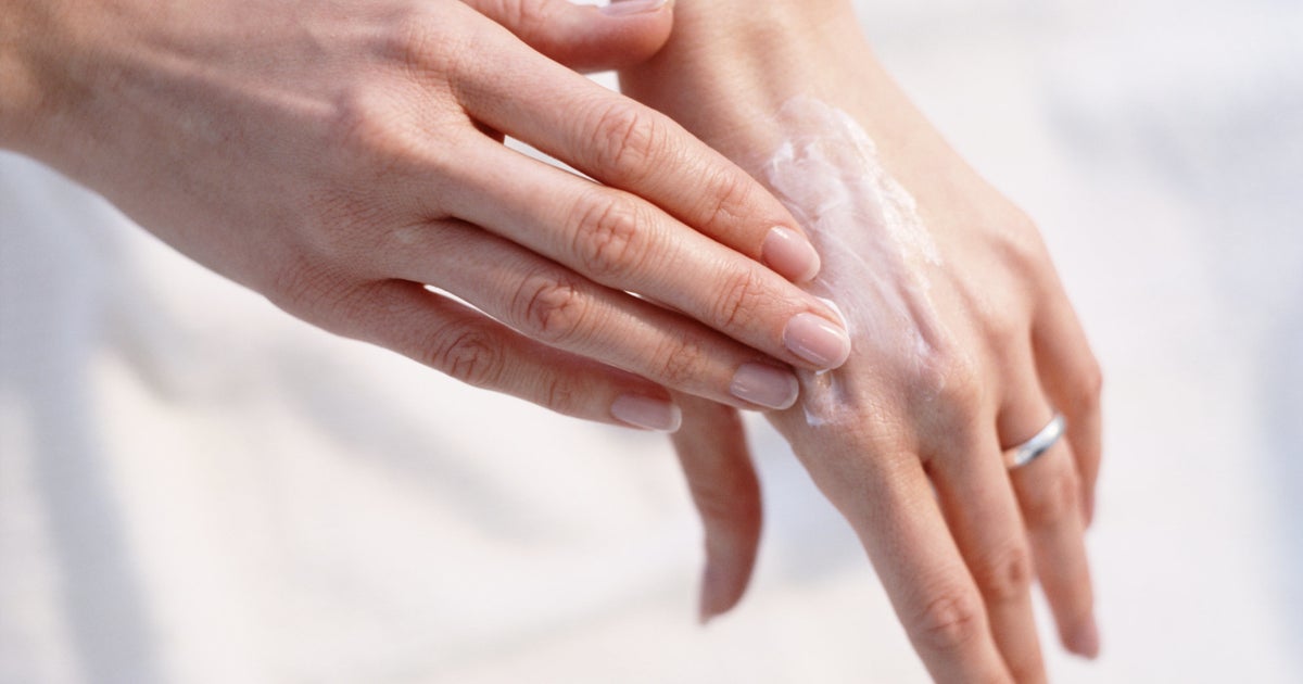 How To Get Rid Of Dry Skin And Maintain Soft Hands All Winter