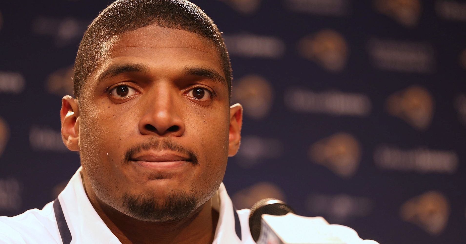 First Openly Gay Nfl Player Michael Sam To Step Away From Football