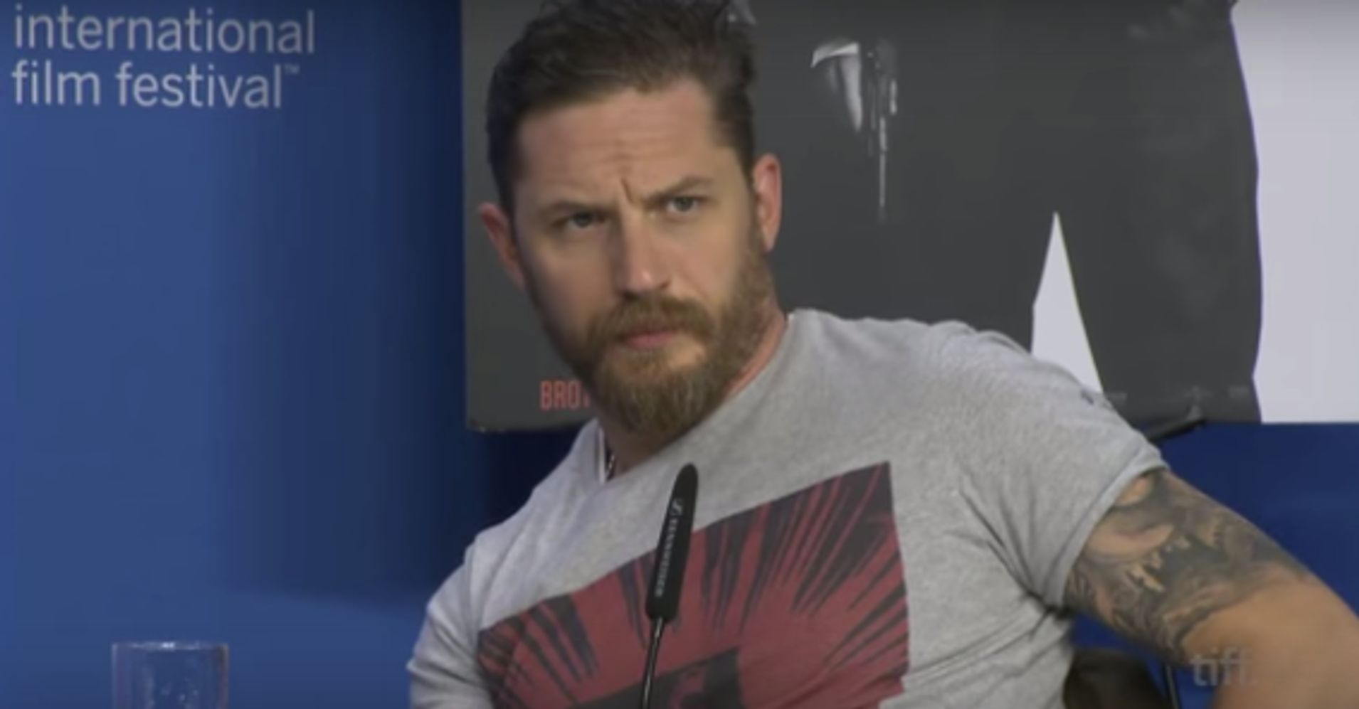 Tom Hardy Shuts Down Reporter Who Asks About His Sexuality Huffpost 