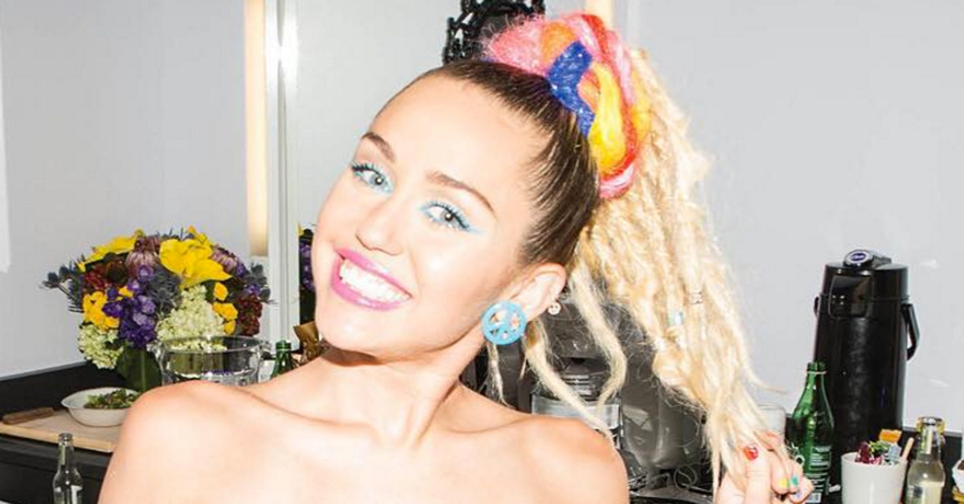 Miley Cyrus Poses Completely Nude For V Magazine Diary Nsfw Huffpost 4612