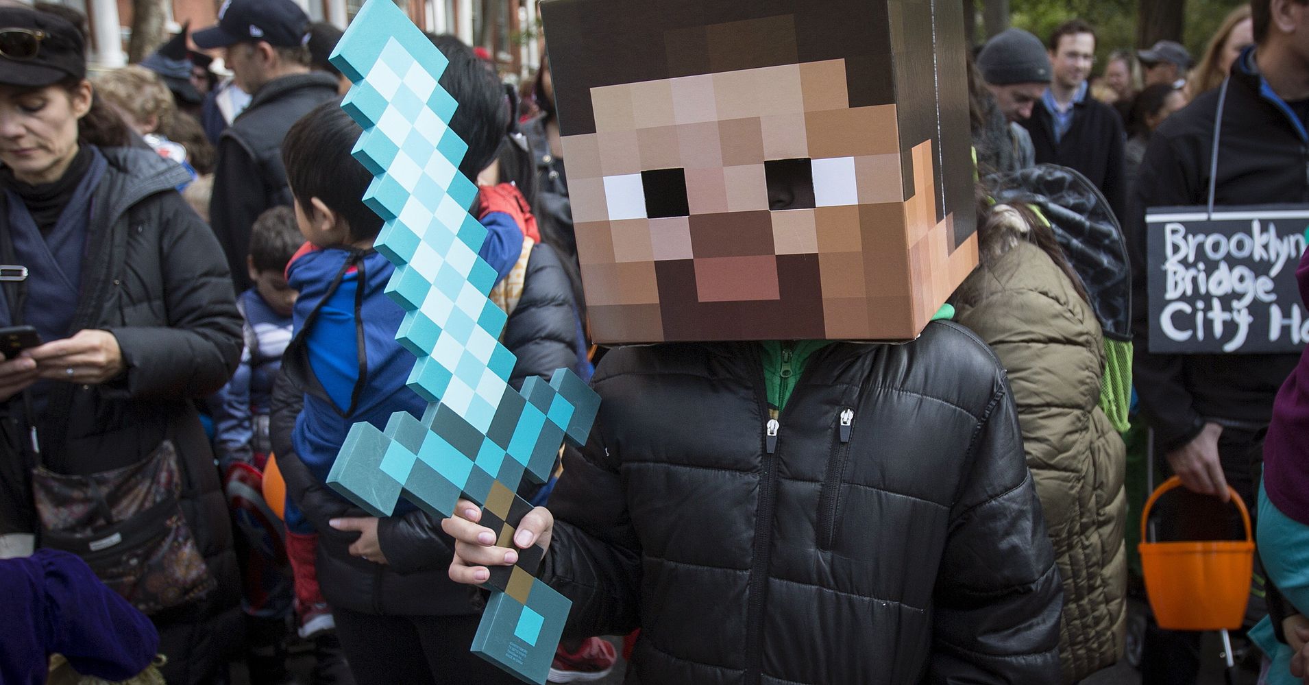 Minecraft Launches A Virtual Reality Edition | HuffPost