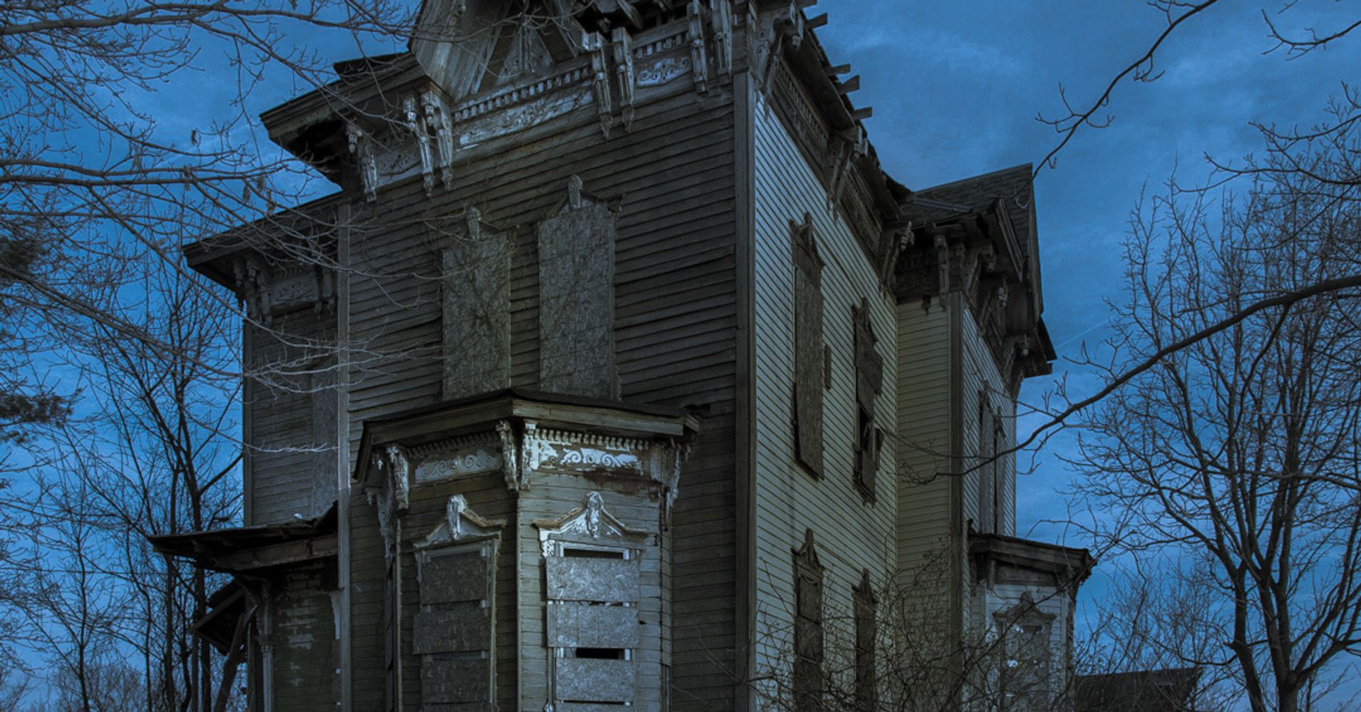 13 Real Life Haunted Houses That Will Creep You Out Huffpost