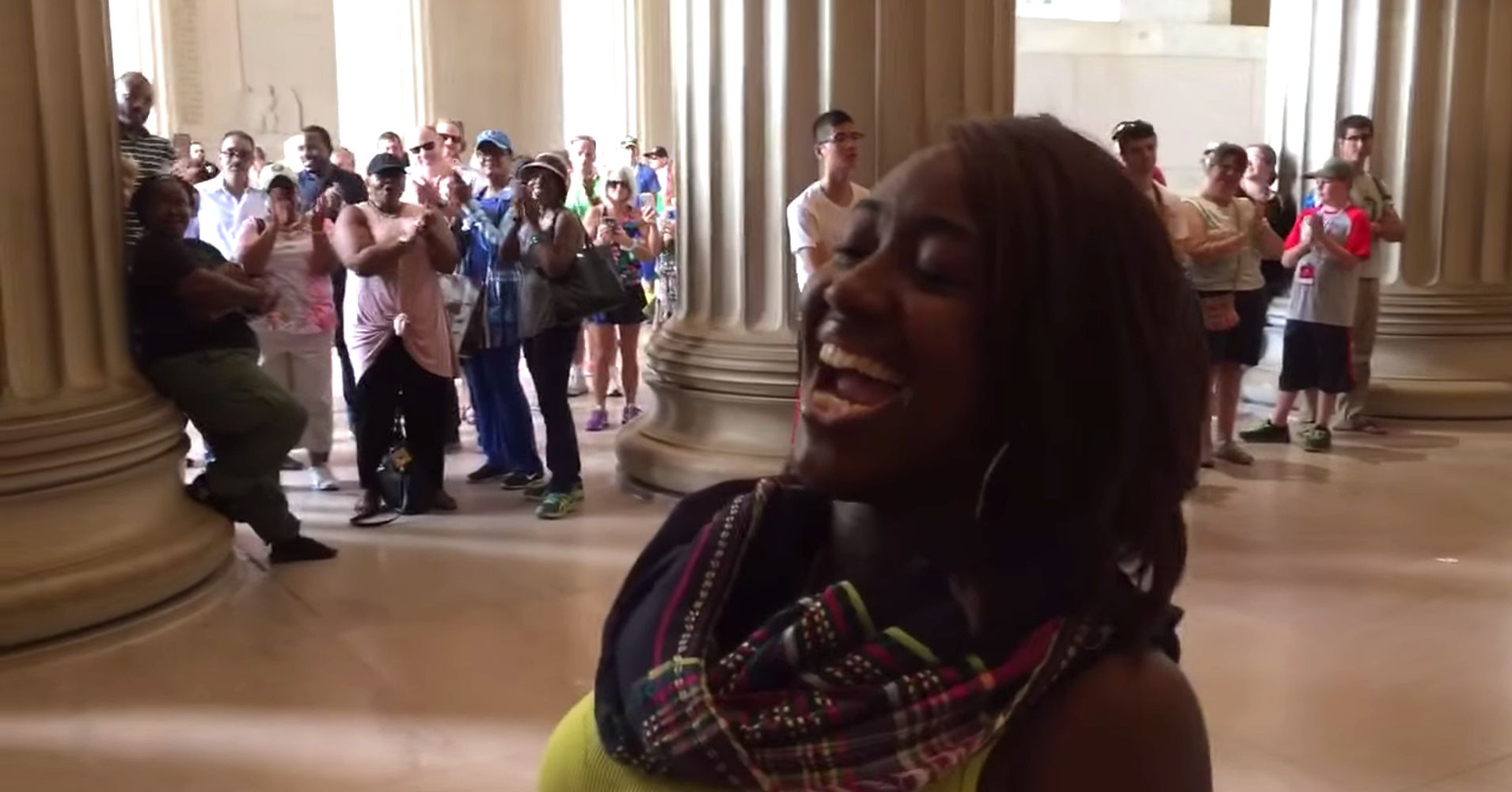 Woman Slays Singing ‘the Star Spangled Banner At Lincoln Memorial Huffpost 1462