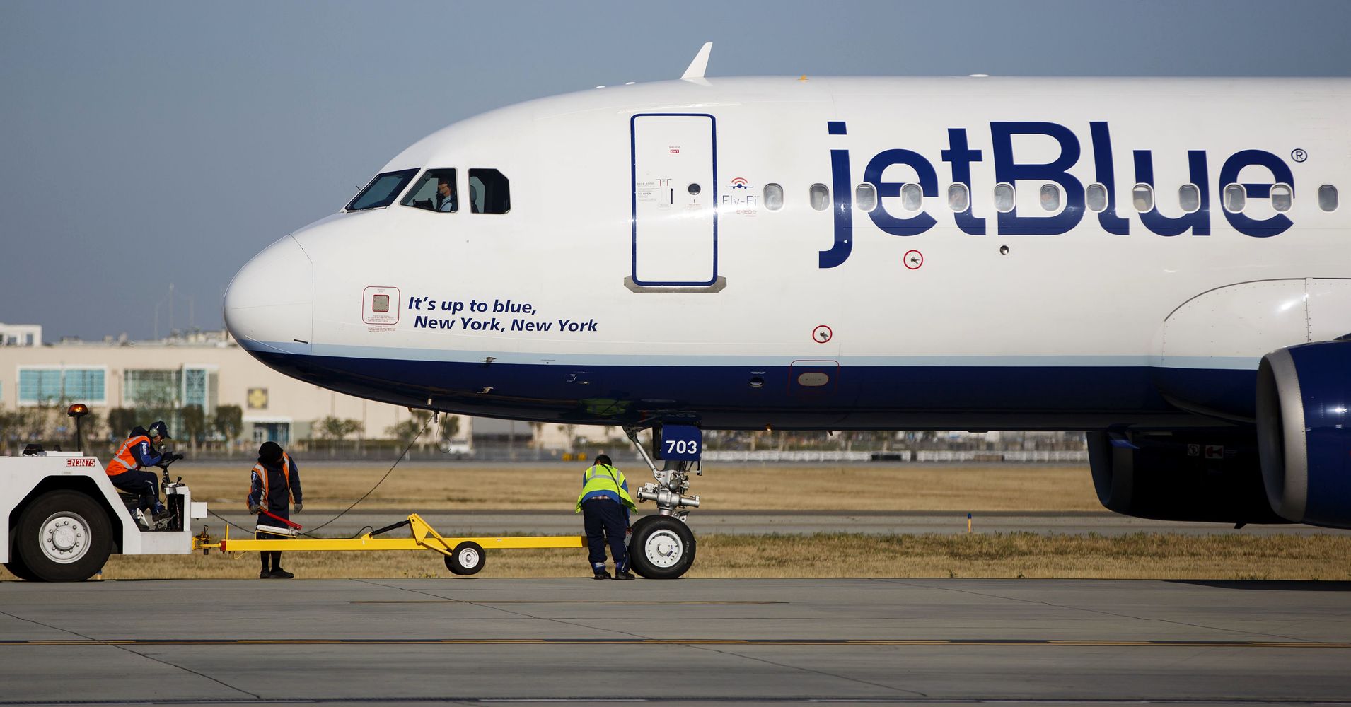 first-u-s-cuba-scheduled-flight-in-decades-set-to-depart-huffpost