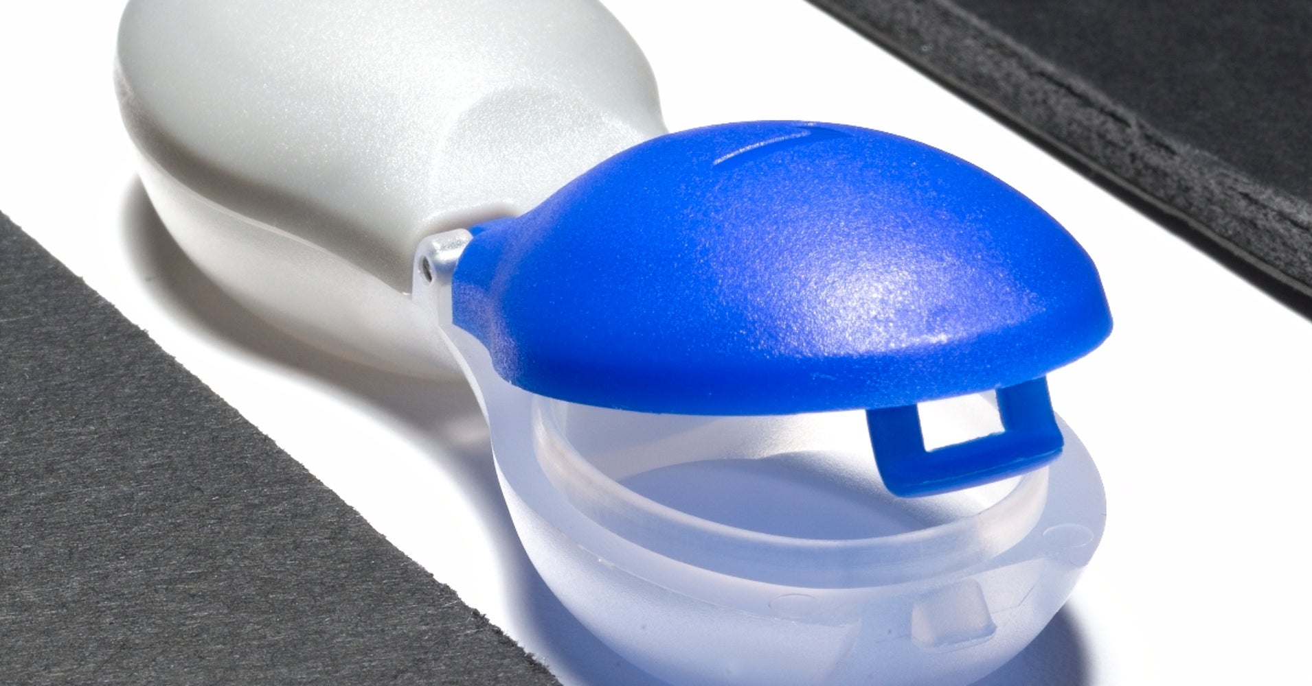 Here's What Really Happens When You Sleep In Your Contact Lenses HuffPost