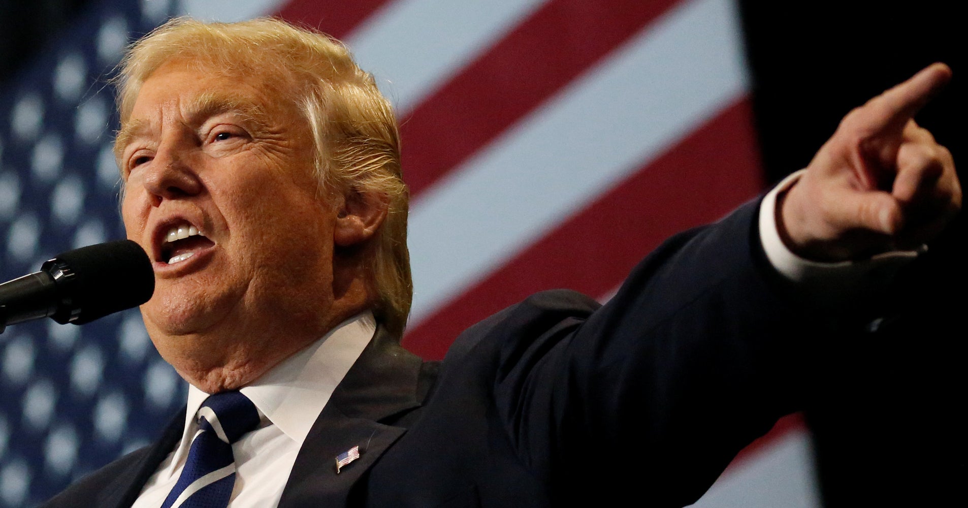 Trump Dishes Out Vanity Fair Tweet Tirade After Blistering Restaurant Review Huffpost