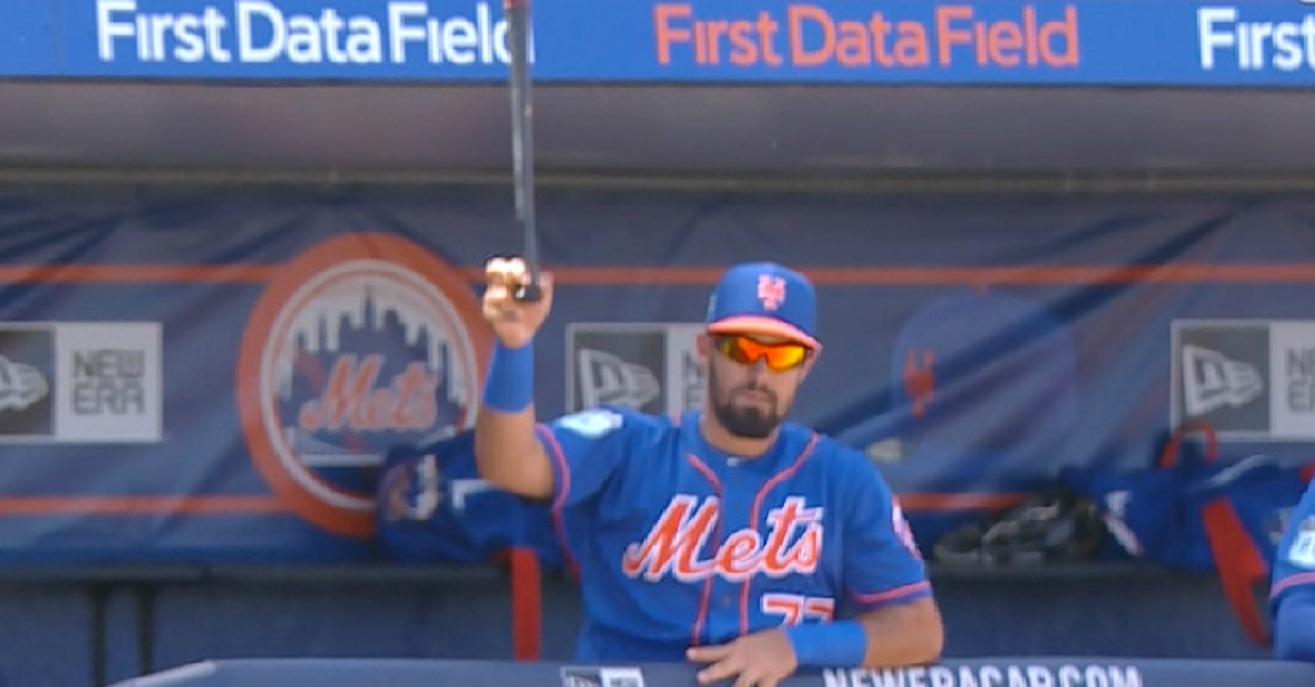 Mets Prospect Is Ridiculously Chill While Catching Flying Baseball Bat