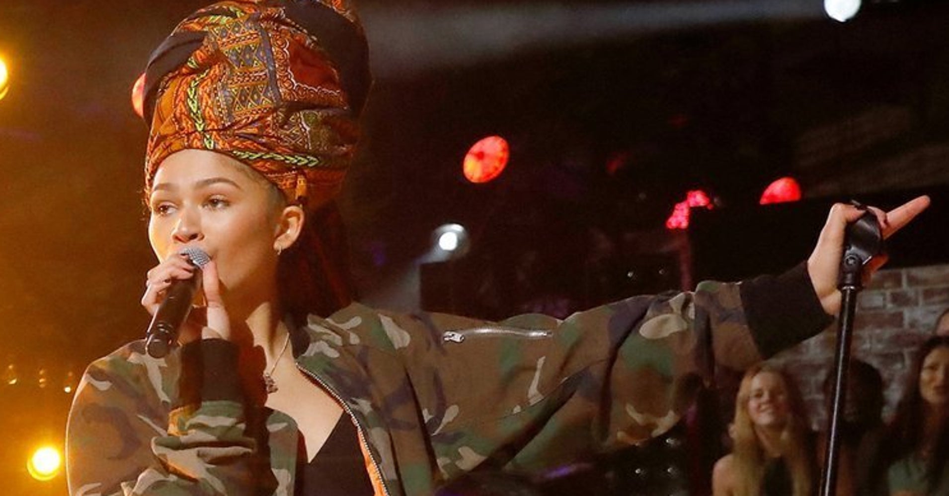 Zendaya Lip-Syncing Erykah Badu's 'Tyrone' Deserves Everyone's Attention | HuffPost1910 x 1000