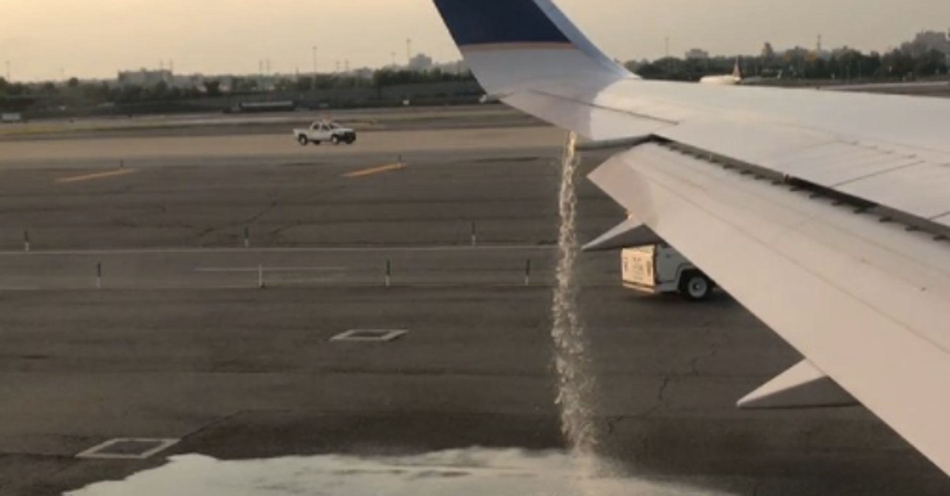 Passengers Spot Fuel Pouring Out Of Airplane Wing On United Flight