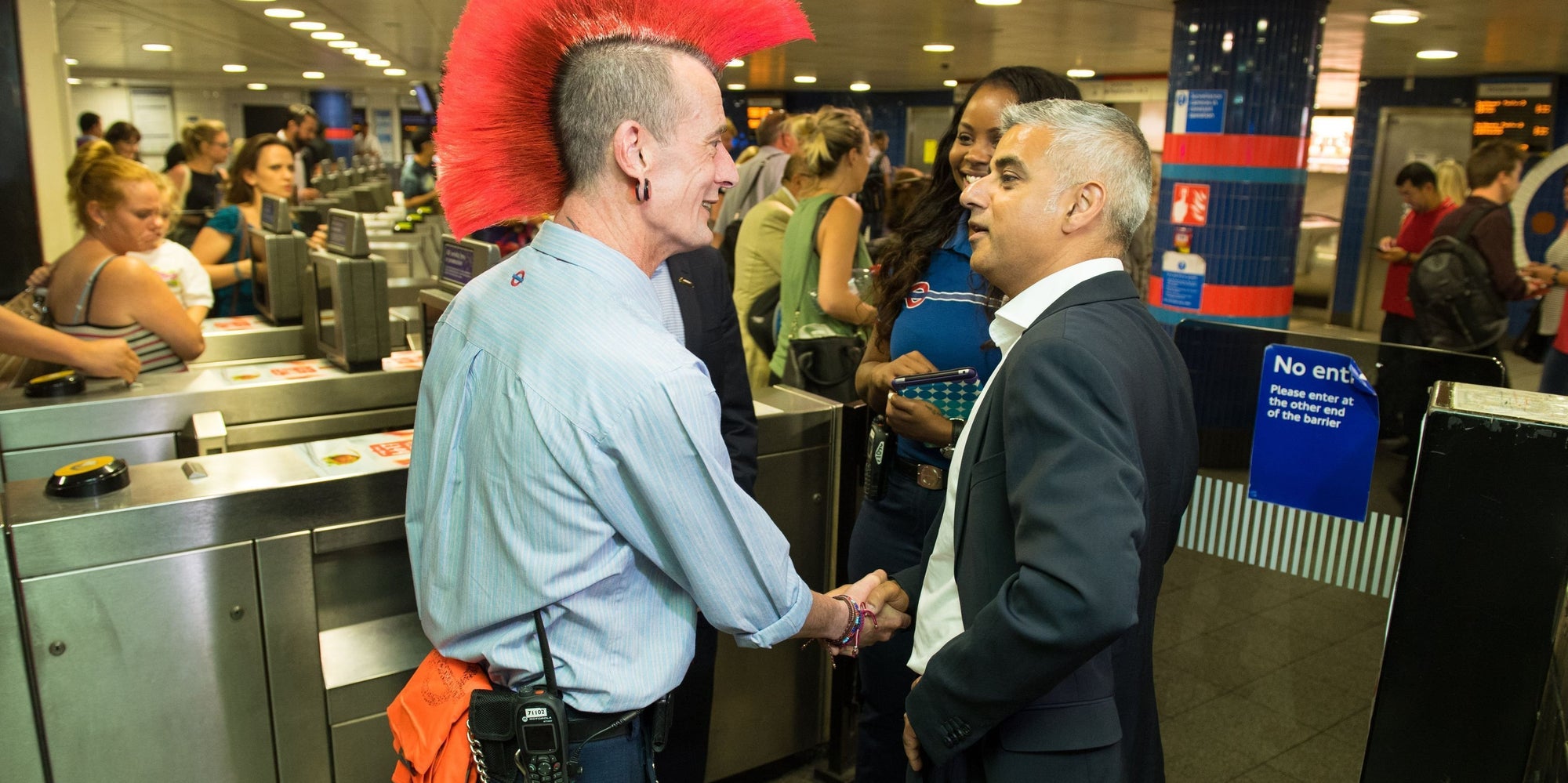 Night Tube Launches As Sadiq Khan Accuses Boris Johnson Of 'Giving Up' On The Service