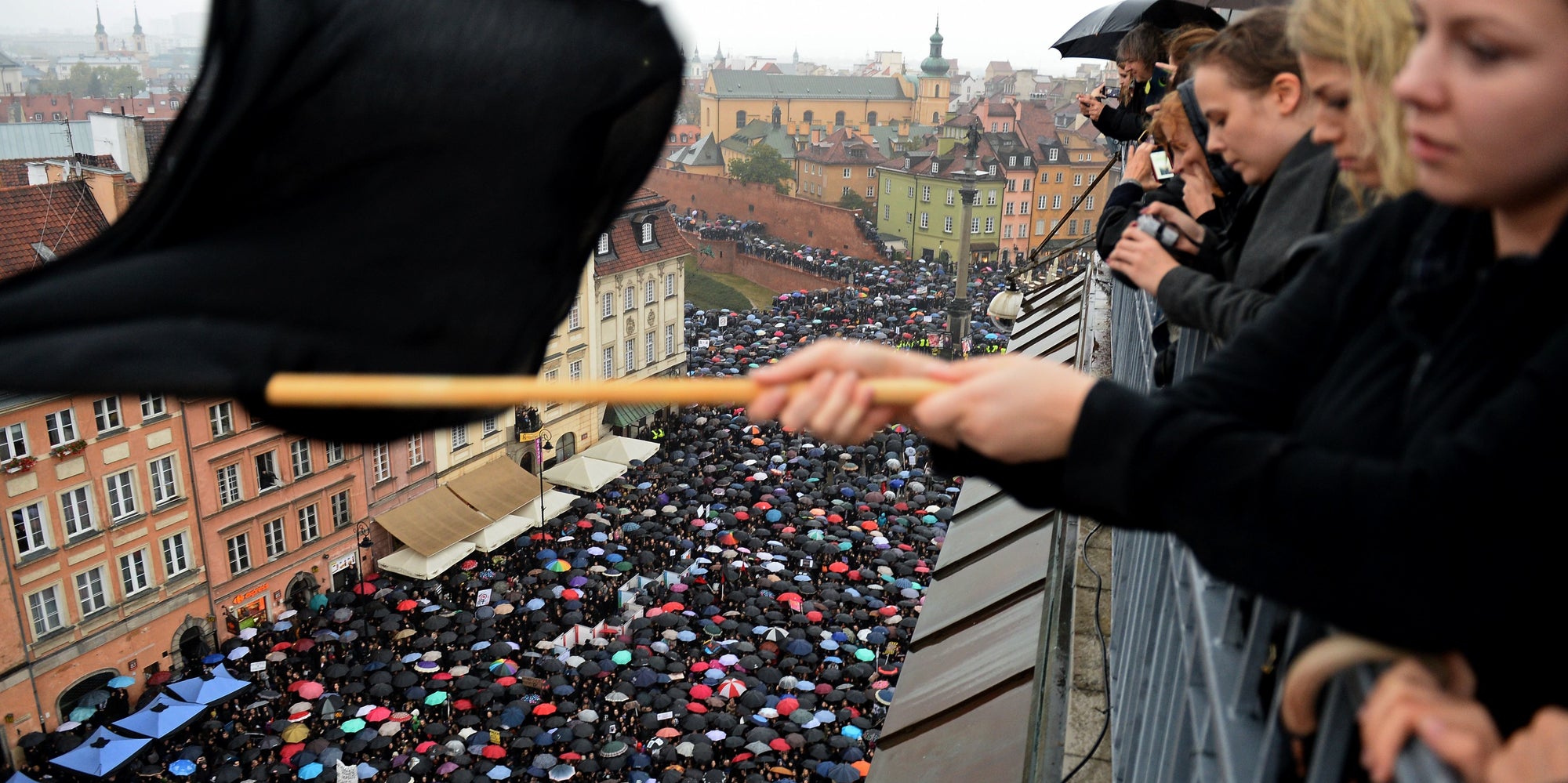 Thousands of Polish Women Stage 'Black Monday' Strikes to Protest Abortion Law