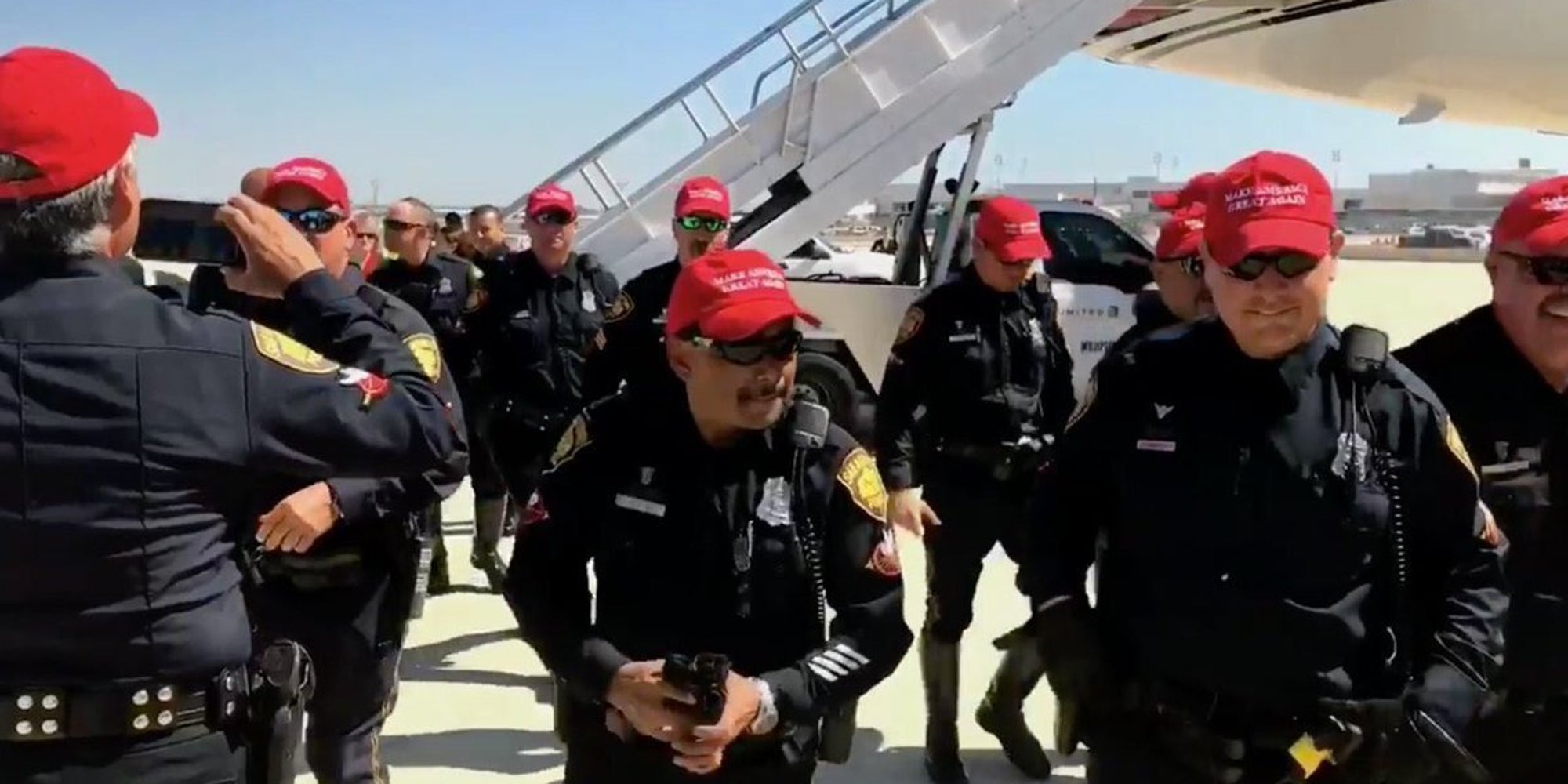 On-Duty Texas Police Officers Wore Pro-Trump Hats. That's A Problem. - Huffington Post