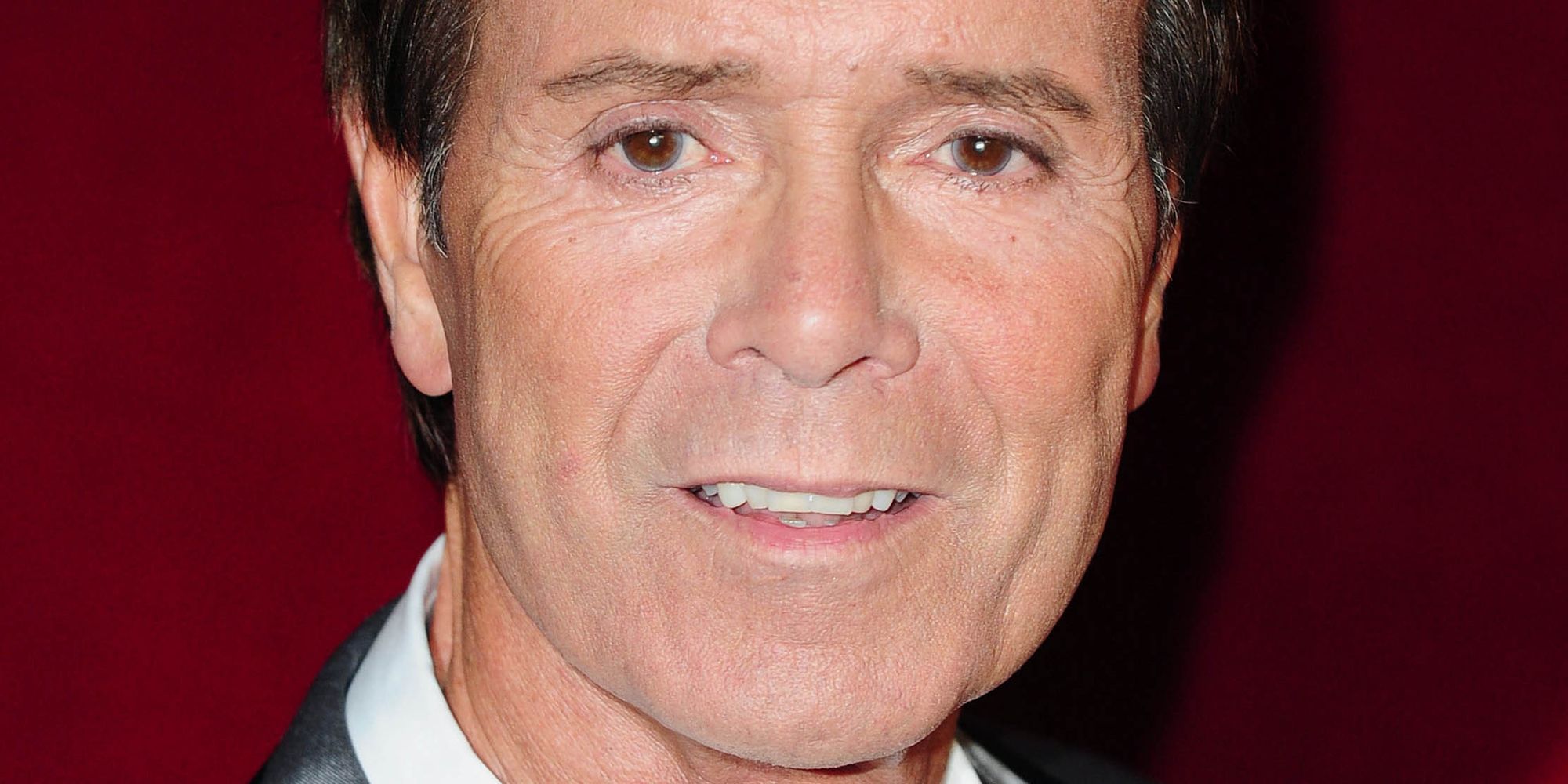 Cliff Richard Reveals He's 'Too Frightened To Hug Child Fans' Now, Following Sex Abuse Allegations - Huffington Post UK