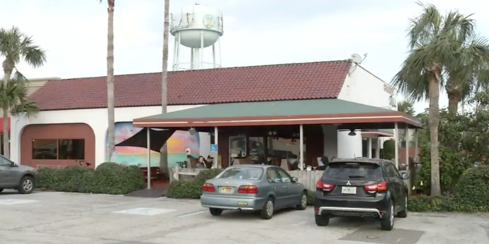 Police Allege Restaurant Lets Employees Spit In Cops' Food - Huffington Post