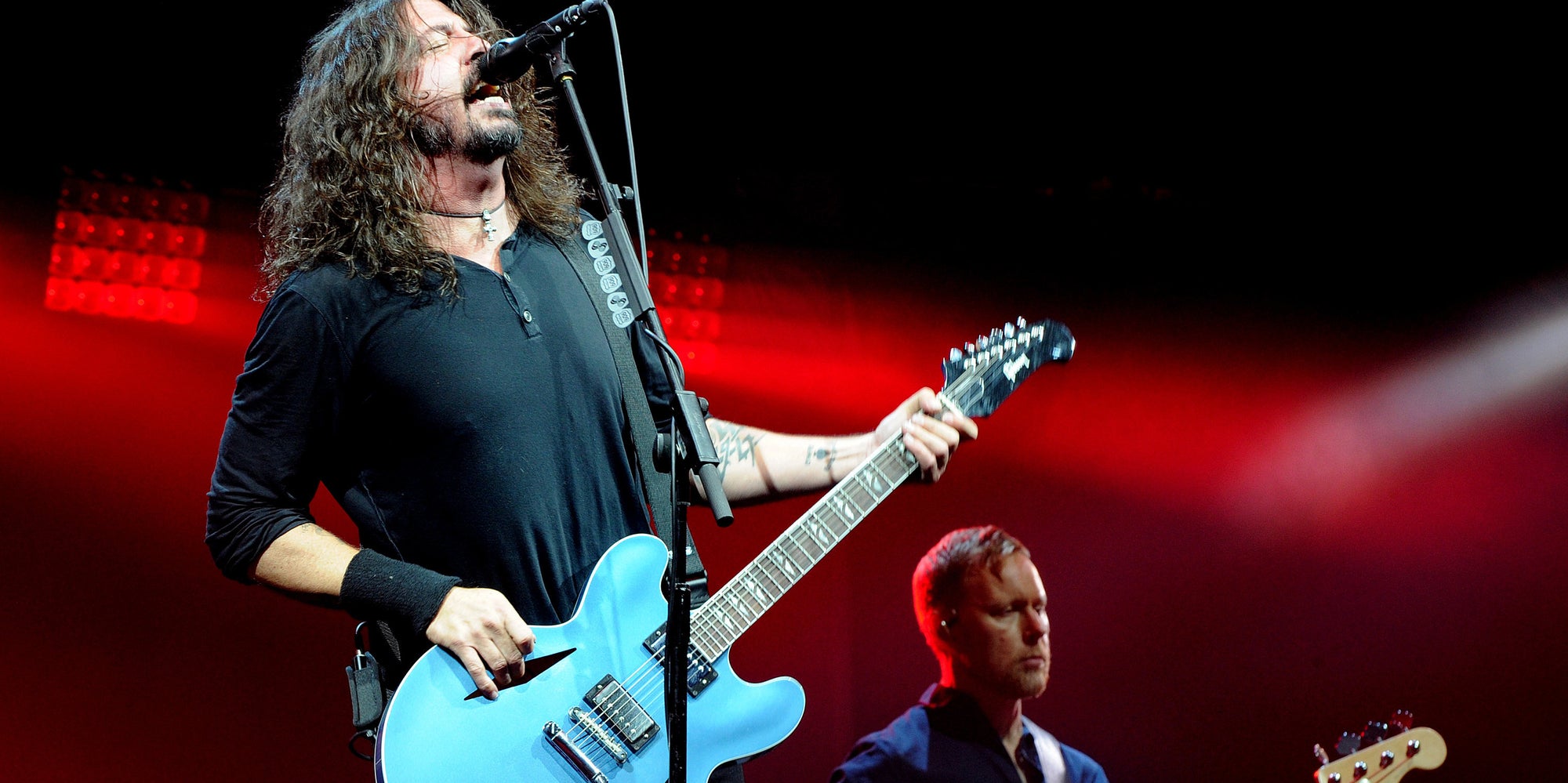 Glastonbury 2017: Foo Fighters' Swearing Breaks Adele's Record, And Naked Fan Steals The Show - HuffPost UK