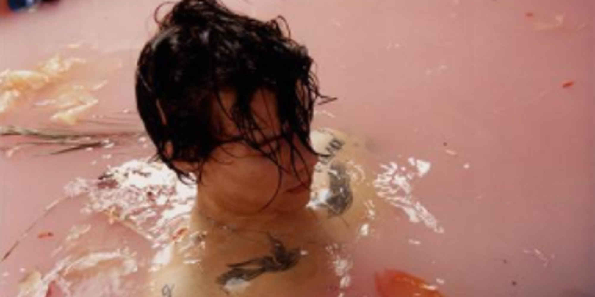 Lush Responds To Rumours Harry Styles Bathed With Their Bath ... - HuffPost UK