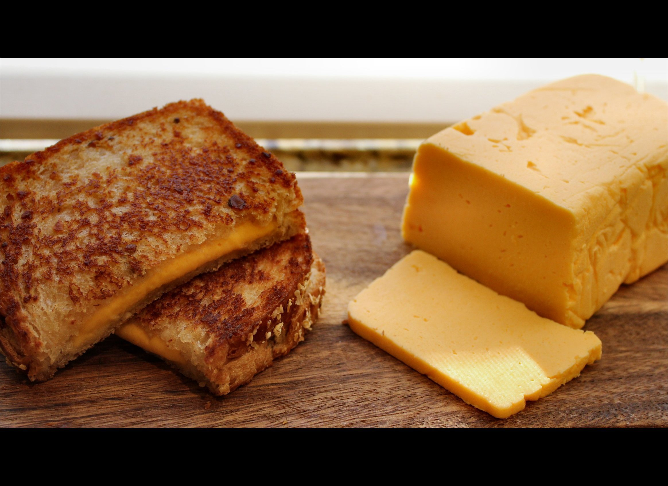 <strong>Get the <a href="http://insidenanabreadshead.wordpress.com/2011/09/09/behold-the-power-of-cheese/" target="_hplink">Homemade American Cheese recipe</a> from Inside Nana Bread's Head</strong> 