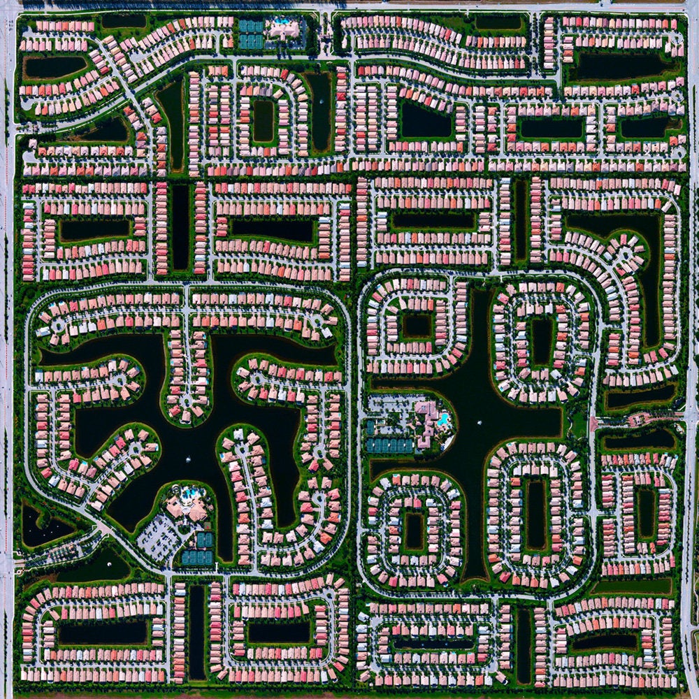 <strong>Delray Beach, Florida<br /></strong><br />Because many cities in the American state of Florida contain master-planned communities, often built on top of waterways in the latter half of the 20th century, there are a number of intricate designs that are visible from the Overview perspective. One particular neighborhood in Delray Beach is seen here.