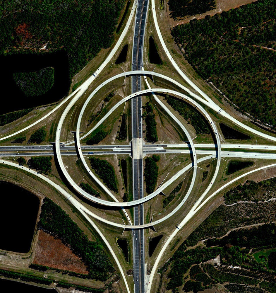 <strong>Jacksonville, Florida</strong><br /><br /> A turbine interchange connects two highways in Jacksonville, Florida. This structure consists of left-turning ramps sweeping around a center interchange, thereby creating a spiral pattern of right-hand traffic.