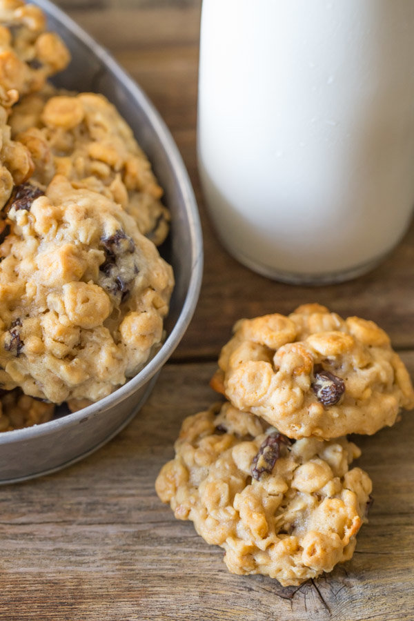 <strong>Get the <a href="http://lovelylittlekitchen.com/healthy-breakfast-cookies/" target="_blank">Healthy Breakfast Cookies recipe</a>&nbsp;from Lovely Little Kitchen</strong>