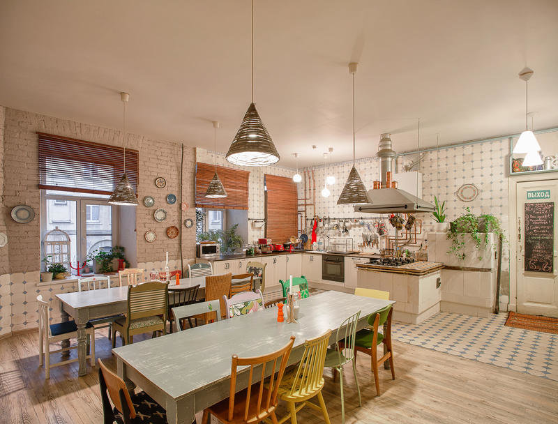 This Pinterest-worthy spot is nestled in&nbsp;an elegant&nbsp;<a href="http://www.soulkitchenhostel.com/hostel/a_bit_of_history/" target="_blank">Neo-Baroque apartment building</a>&nbsp;from&nbsp;the 19th century. You <i>could</i> <a href="http://www.soulkitchenhostel.com/location/about_our_location/" target="_blank">walk mere feet</a>&nbsp;beyond the front door&nbsp;to St. Isaac's Cathedral, but with <a href="http://www.hostelworld.com/hosteldetails.php/Soul-Kitchen/St-Petersburg/57969?dateFrom=2017-01-14&amp;dateTo=2017-01-17&amp;number_of_guests=2" target="_blank">common rooms this charming</a>, you won't want to leave. <i>$15 and up.</i>