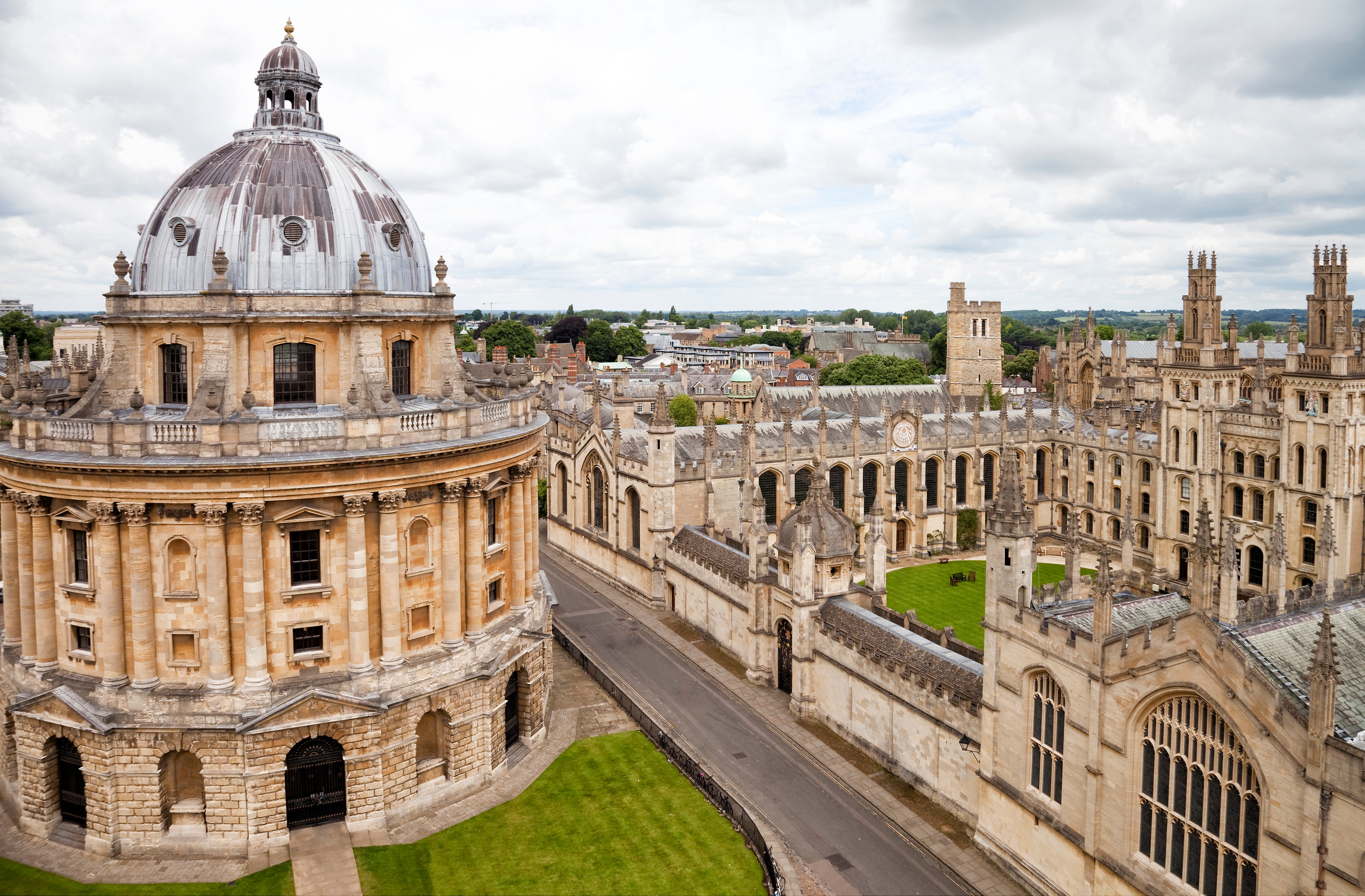 <strong>Fewer than 5% of Oxford students came from areas where few people went to university, the Sutton Trust found</strong>