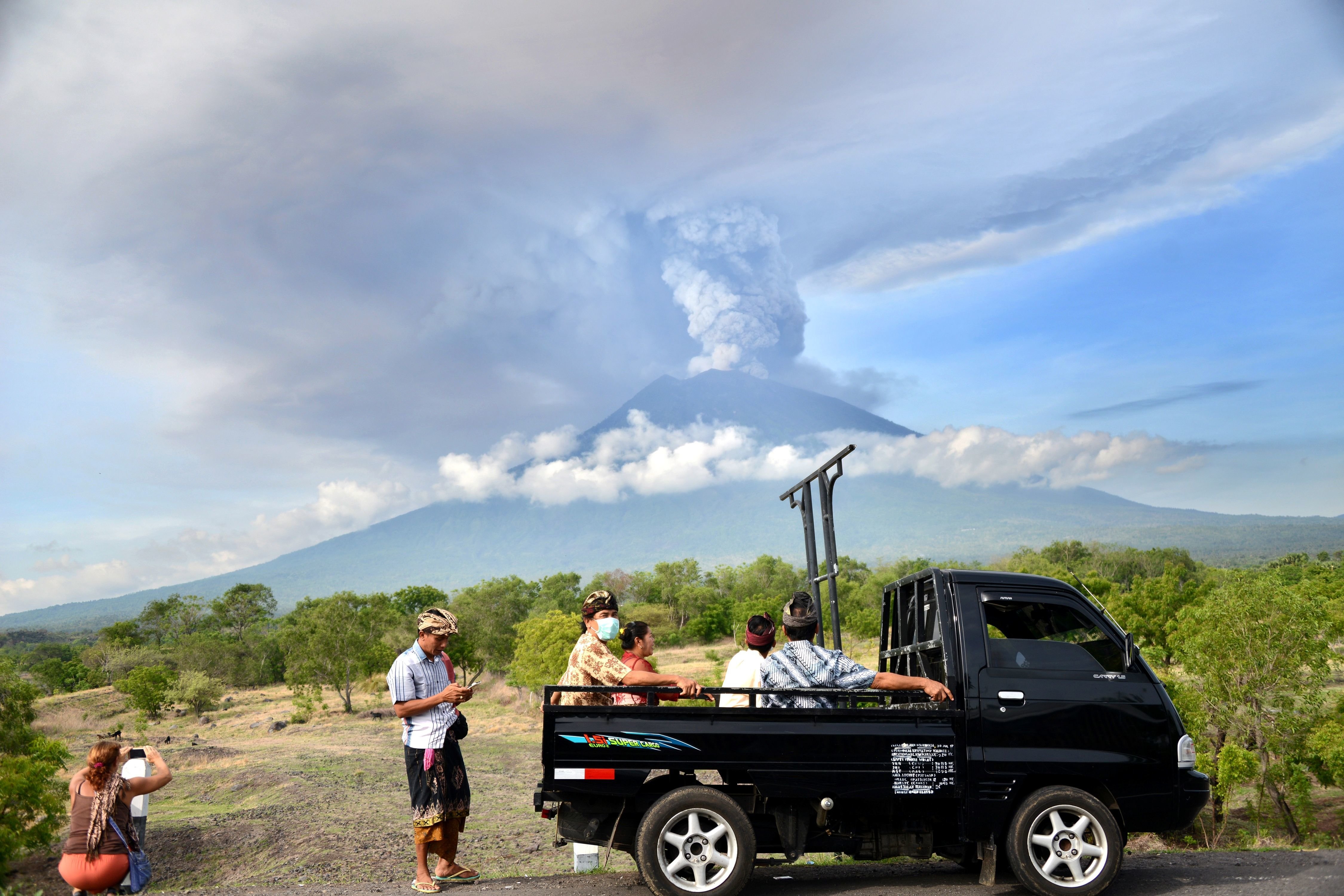 <strong>Mount Agung continues to be a popular tourist attraction.&nbsp;</strong>