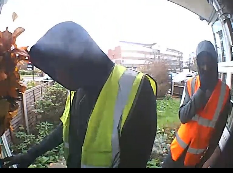 <strong>CCTV captures the moment two of the suspects approach and enter the&nbsp;victim's parents' house</strong>