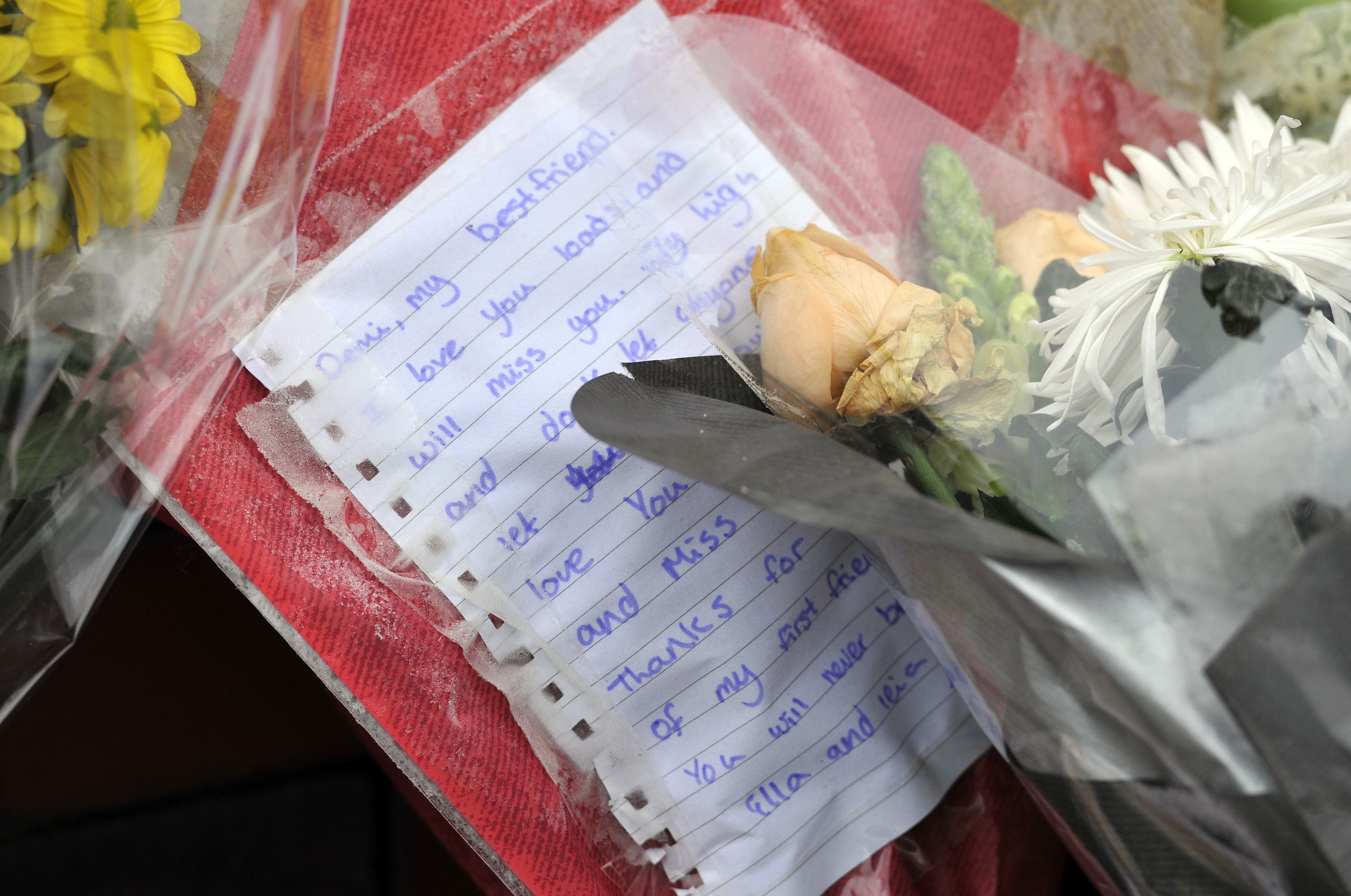 <strong>Tributes left to the victims&nbsp;</strong>