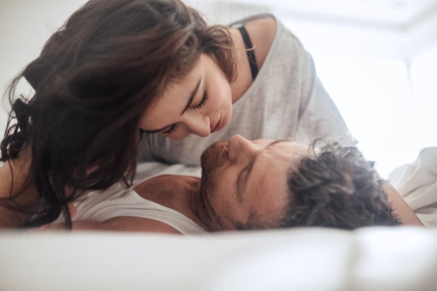 Mein mann flirtet mit einer anderen Mein Freund flirtet ständig mit anderen Frauen - Partnerschaft ...