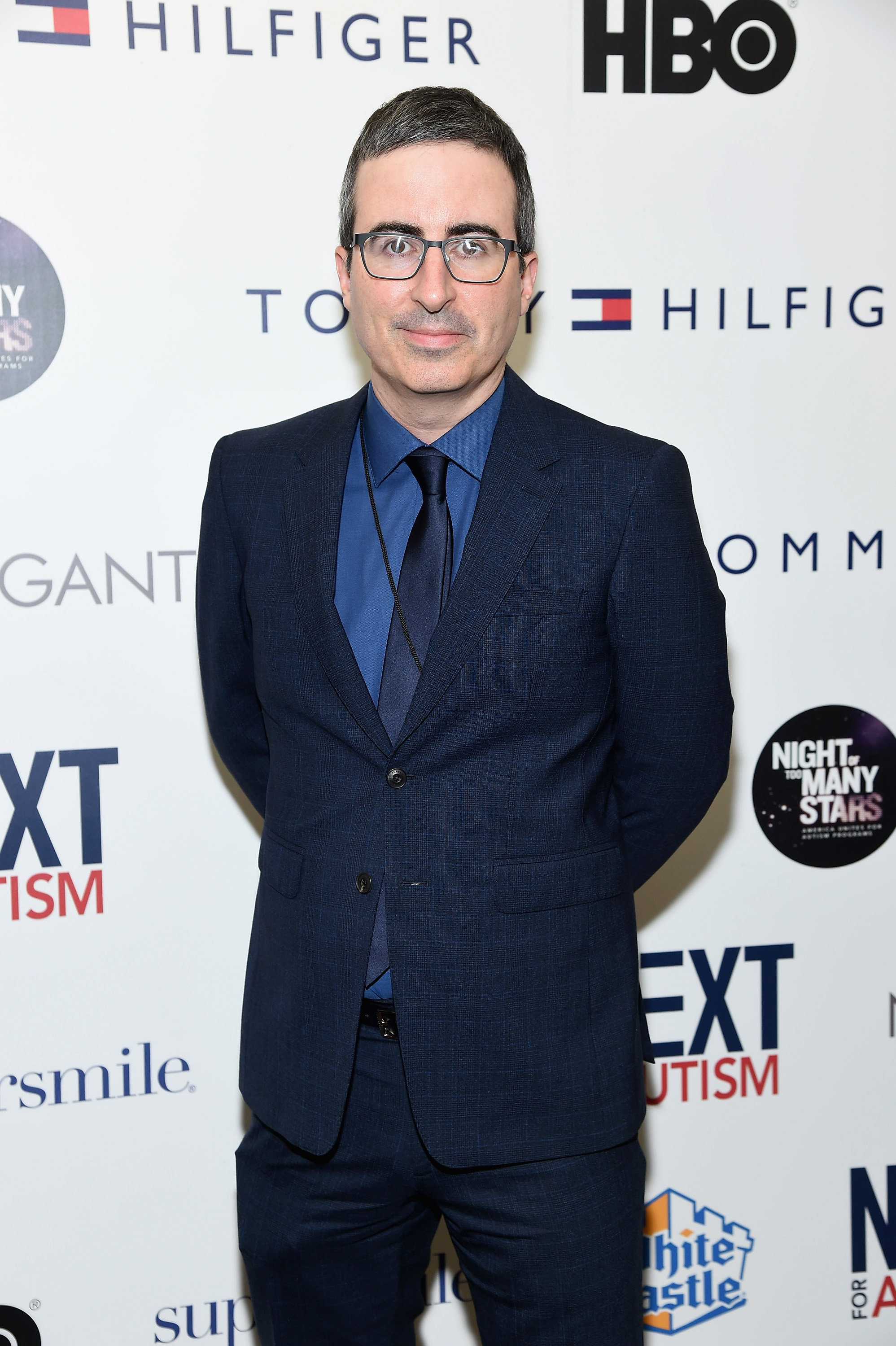 <strong>John Oliver</strong>