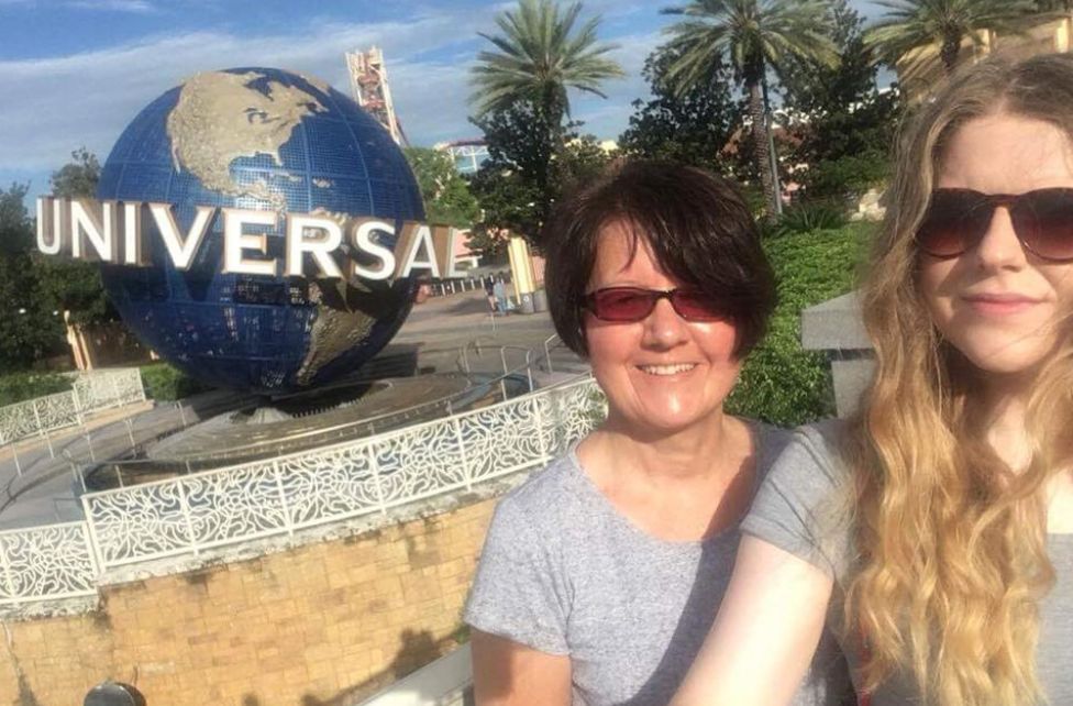 <strong>Sophie Smith pictured with her mother Lynn Shaw&nbsp;</strong>