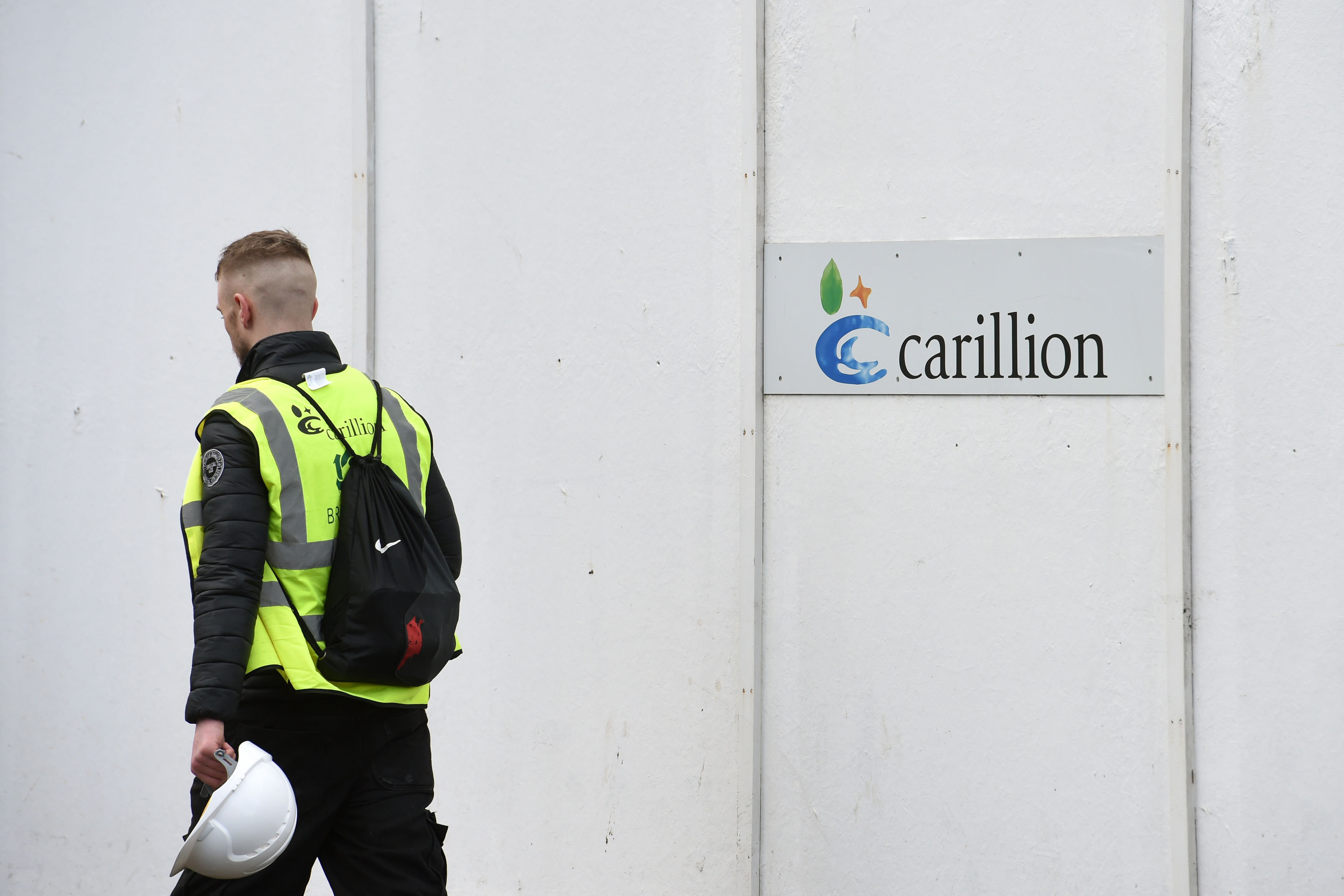 <strong>Around 2,000 apprentices have no placement since Carillion went bust on Monday</strong>